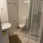 Rum i privatbostad Mit Privatem Badezimmer In Guter Lage