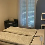 Gemuetliche Zimmer Mit Eigenem Badezimmer Am Guter Lage