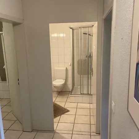 Rum i privatbostad Gemuetliche Mit Eigenem Badezimmer Am Guter Lage