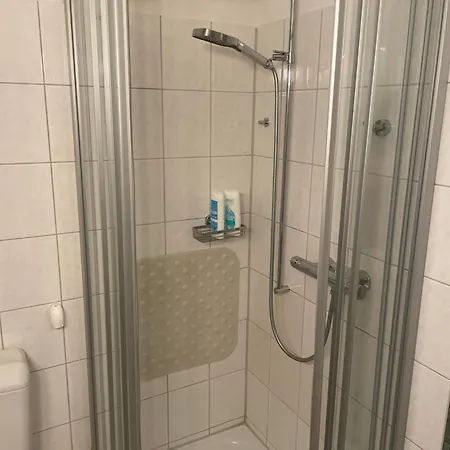 Mit Privatem Badezimmer In Guter Lage * Berno