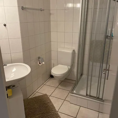 Rum i privatbostad Gemuetliche Mit Eigenem Badezimmer Am Guter Lage