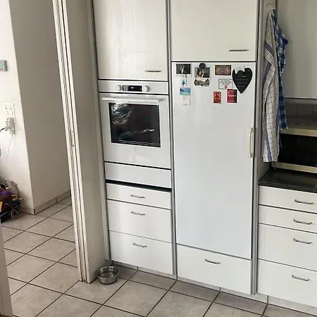 ホームステイ Mit Privatem Badezimmer In Guter Lage ベルン