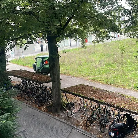 Mit Privatem Badezimmer In Guter Lage * ベルン