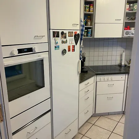 Rum i privatbostad Gemuetliche Mit Eigenem Badezimmer Am Guter Lage *