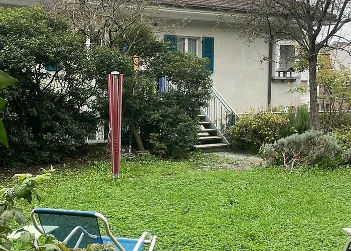 Mit Privatem Badezimmer In Guter Lage *